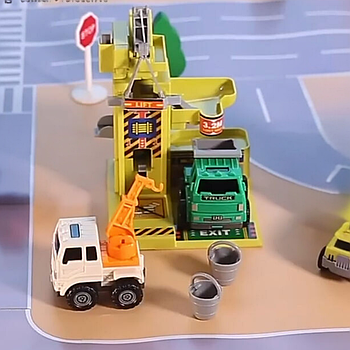 Іграшковий будівельний майданчик кран, ліфт, будівельні машинки