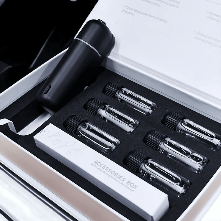 Автомобільний електронний дифузор Ultrasonic Car Aroma Diffuser Black та 6 ароматів в комплекті