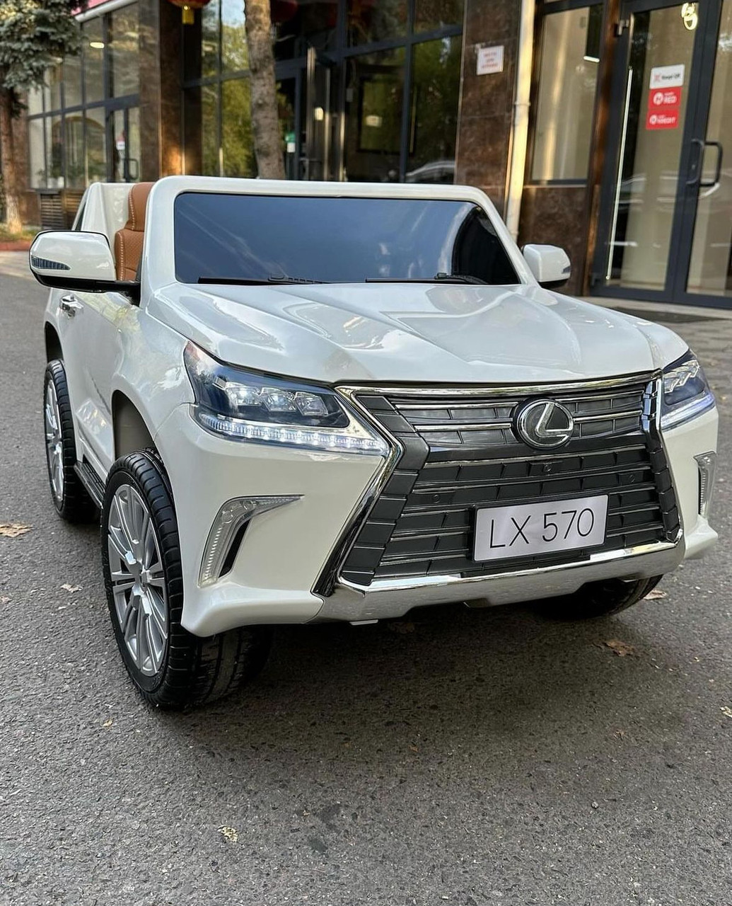 Дитячий електромобіль двомісний джип Lexus LX570, фото 1