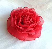 Брошь цветок из красной ткани ручной работы "Роза Кармен"