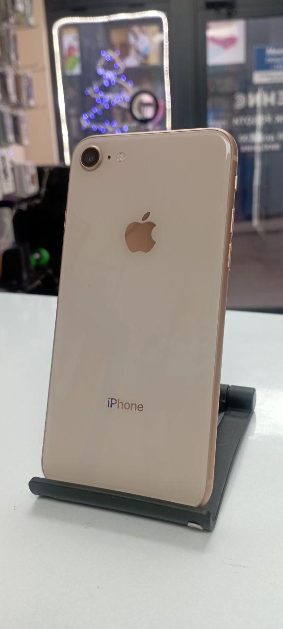 Б/в  Iphone 8  64GB
