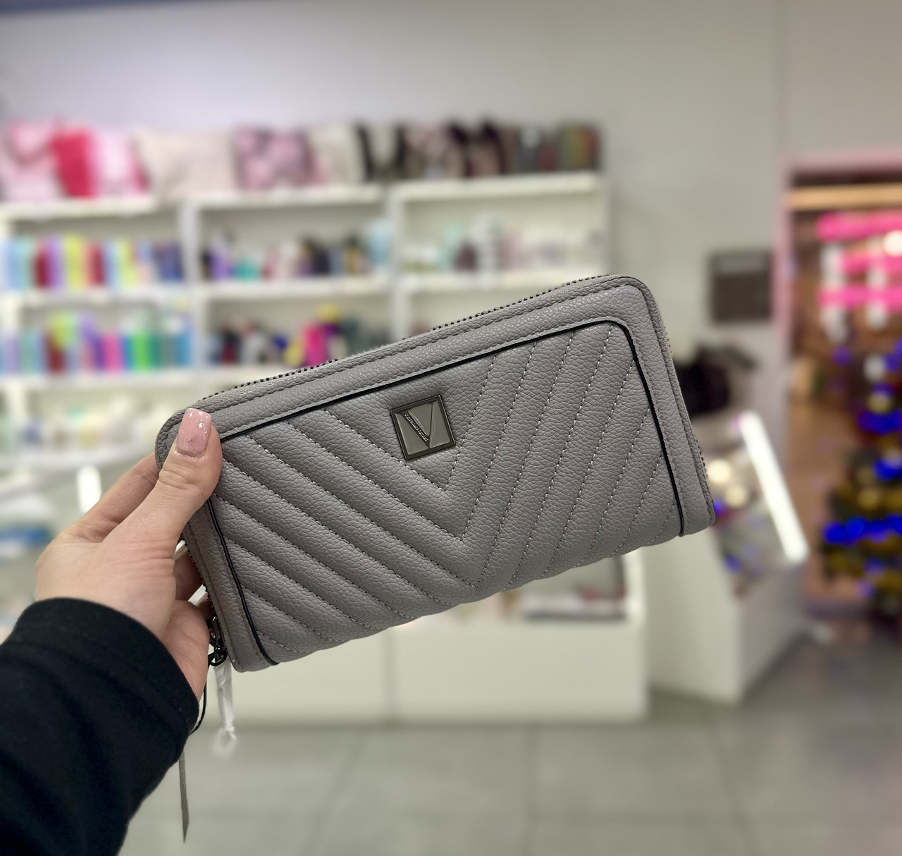 Гаманець Victoria's Secret Large Wallet with Zip Grey