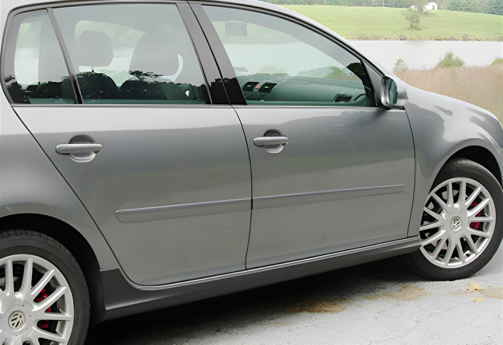Бокові пороги DPT V-1 (чорний глянець) для Volkswagen Golf 6