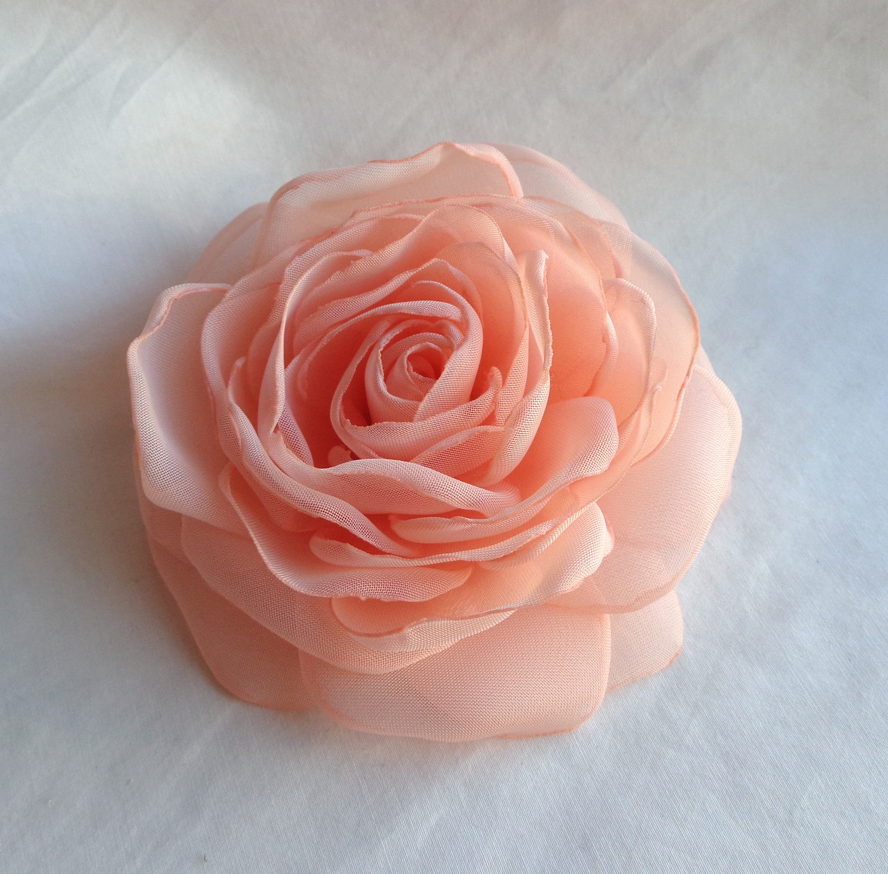 Брошка квітка з тканини ручної роботи "Персикова троянда"