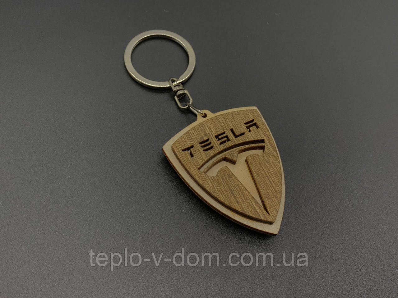 Брелок деревянный Tesla. 5.5см