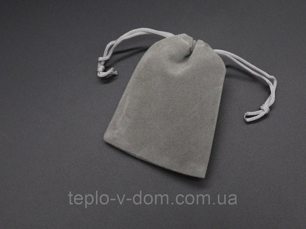Подарунковий мішечок з оксамиту на затяжках. Колір сірий. 7х9см