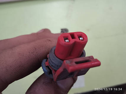 Роз'єм проводини двигуна Opel Vectra B 1.8 000060119