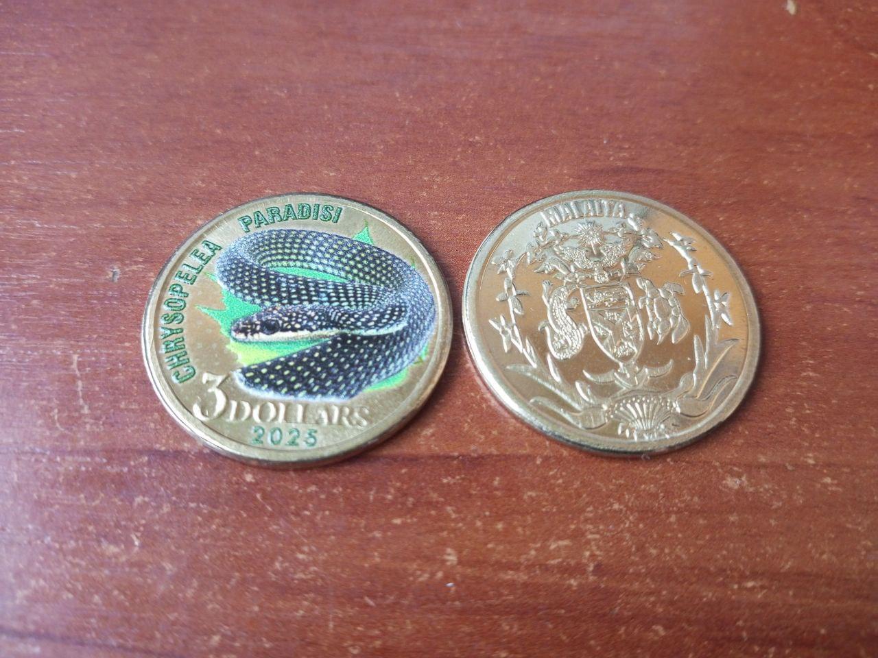 Острів Малаіта 3 доллара 2025 ЗМІЯ