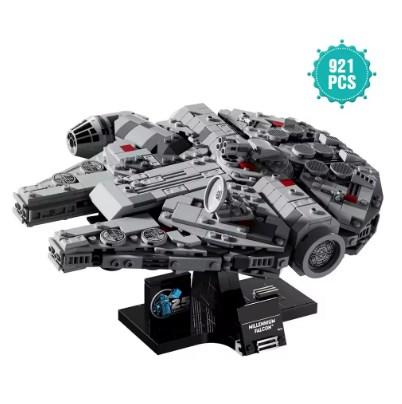 Конструктор космічний корабель тисячолітній сокіл Millennium Falcon Star Wars Сокіл Тисячоліття зоряні війни 921 деталей