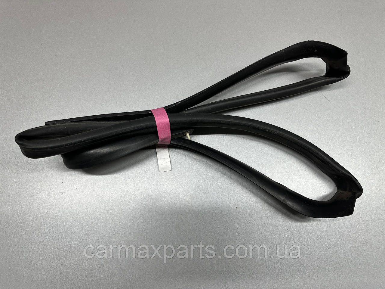 Ущільнювач кришки багажника Ляди верхній Mitsubishi Pajero Wagon III/IV 00-22 б/у Оригінал, фото 1