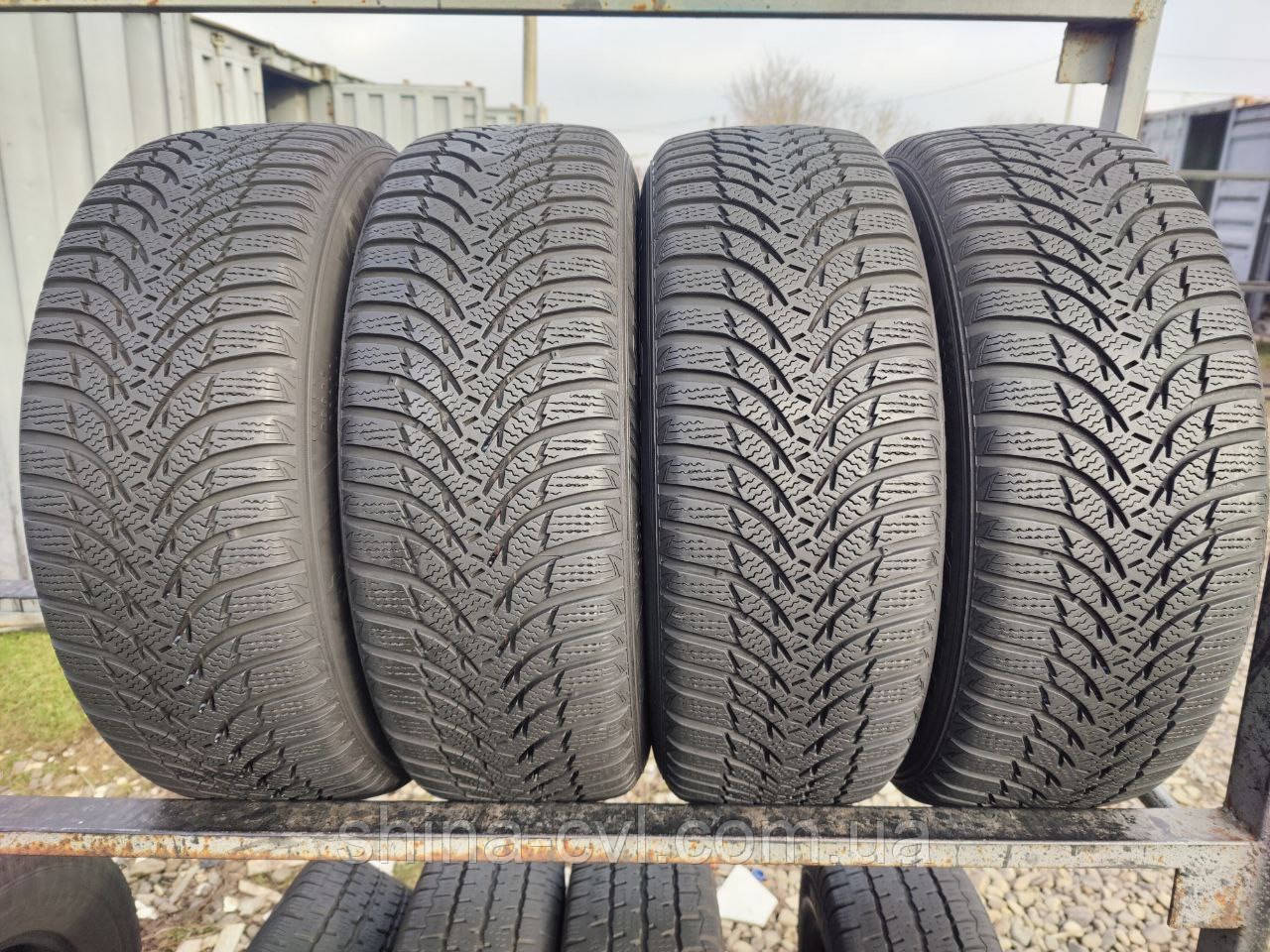 Зимові шини 215 60 r16 99H Kumho WinterCraft WP51