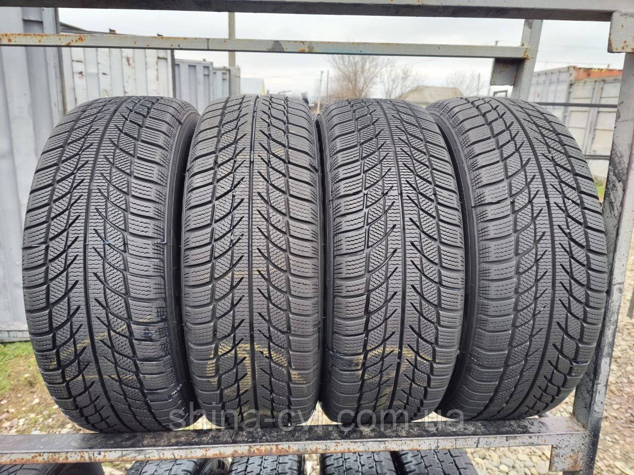 Зимові шини 215 65 r16 98H Goodride SW608