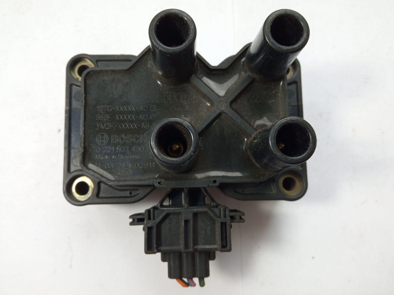Катушка запалювання Bosch 0 221 503 490 / 0221503490