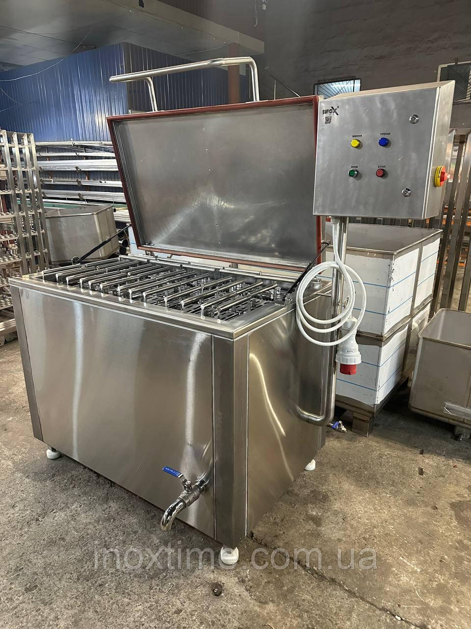 Стерилізатор водний для ножів та мусатів на 36 кошиків