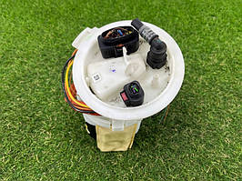 Паливний насос AUDI A4 B9 2.0 2017 (б/у)