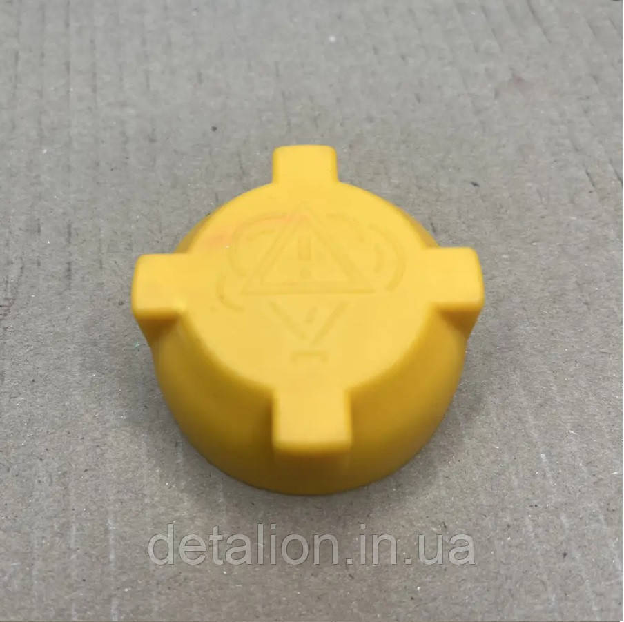 Кришка бачка розширювального КАМАЗ з клапаном ПРЕМІУМ 5320-1311060, фото 1