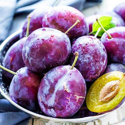 Слива "Ренклод Карбишева" (з плодів виходить чудовий чорнослив)