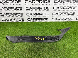 Ущільнювач крила AUDI Q7 4L 3.6 2007 перед.прав. (б/у)