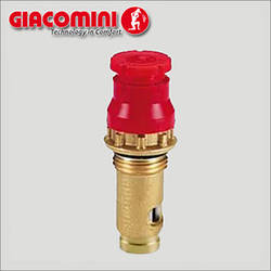 Вбудований термостатичний клапан 1/2" Giacomini R46CI