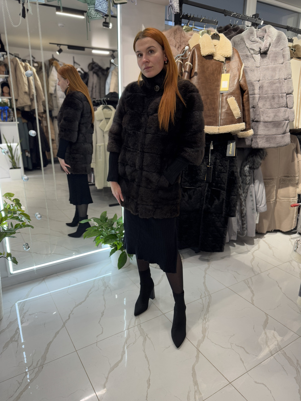 Жіноча шуба з хутра ондатри., фото 1