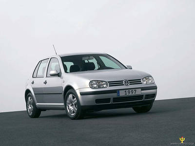 GOLF IV
