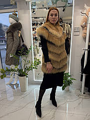 Хутряна жилетка з чорнобурки.