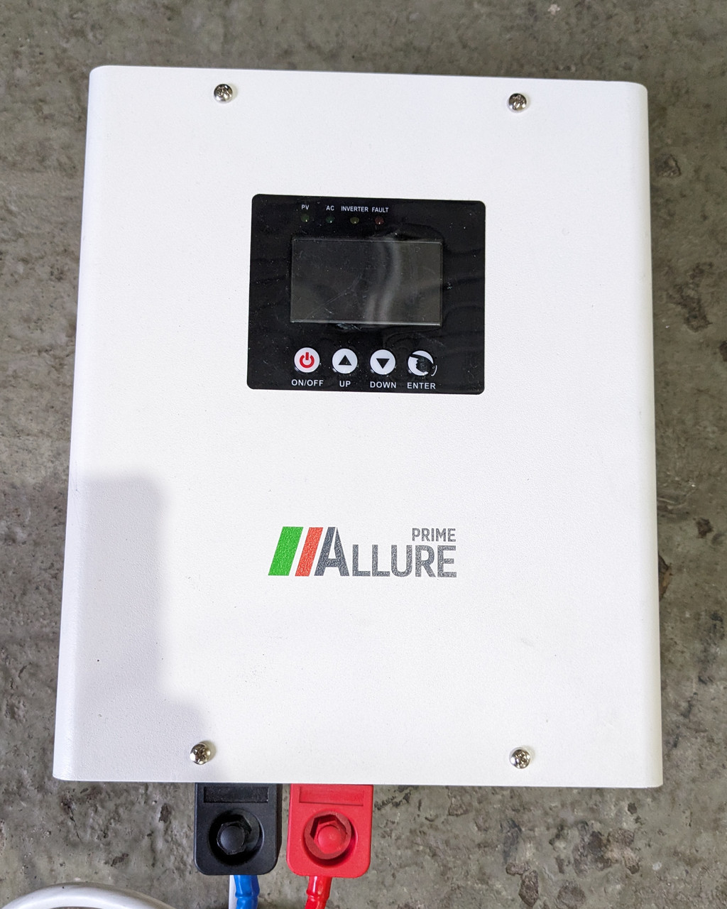 Інвертор із зарядкою акумулятора як ДБЖ ALLURE Prime HX 1012 до 2 кВт, синус