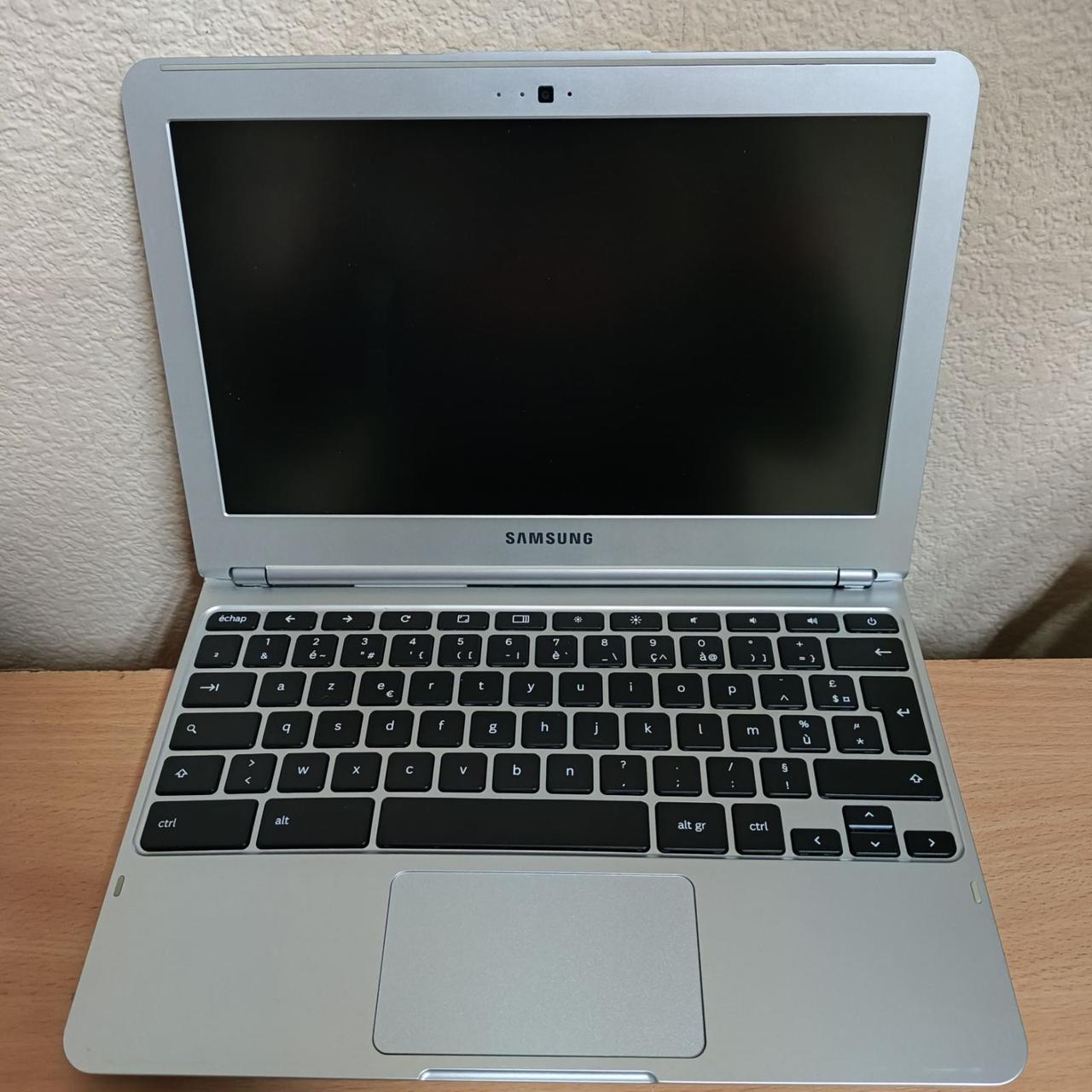 Ноутбук на розборку Samsung ChromeBook XE303C12-A02FR 11.6" Samsung Exynos 5250/2 Gb DDR3/16 Gb eMMC/WebCam