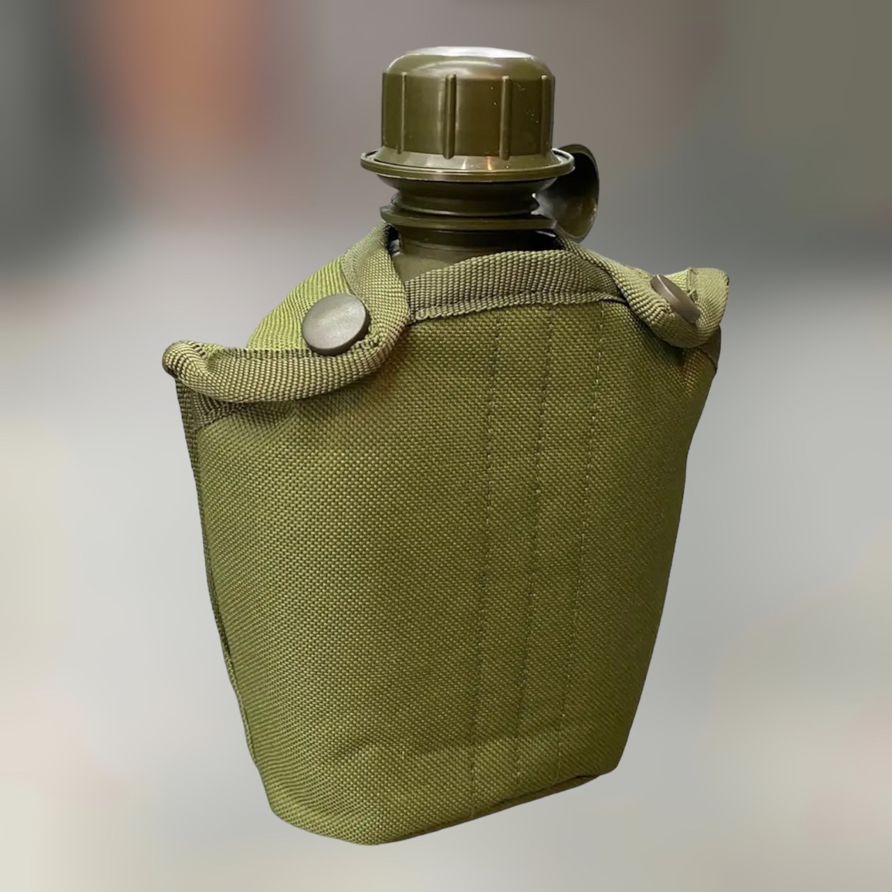 Фляга військова пластикова 0,8 л у чохлі, Олива, Attack, кріплення на ремінь, фото 1