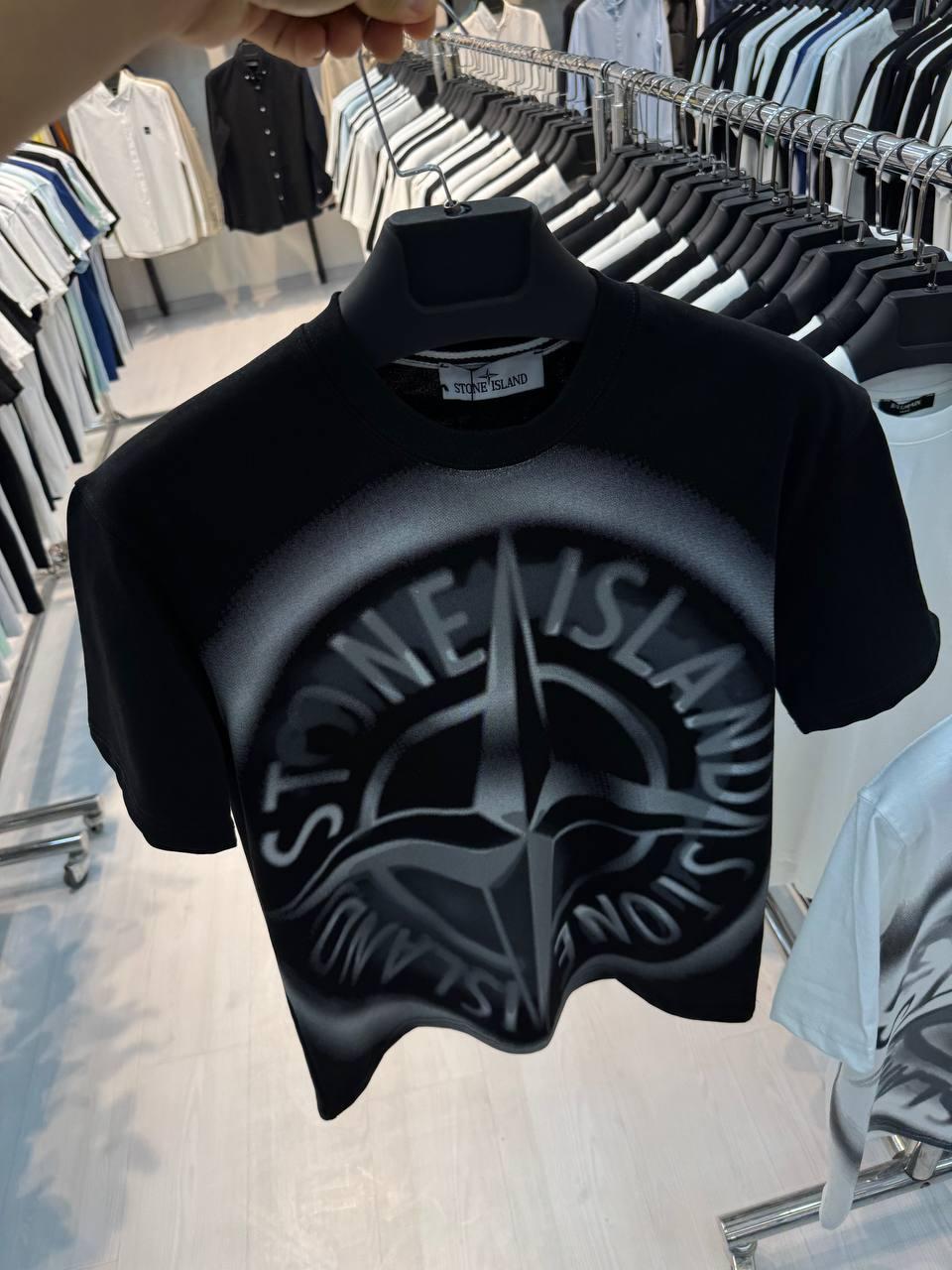 Чоловіча футболка STONE ISLAND D12423 чорна