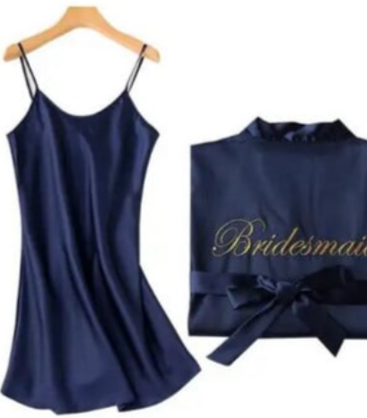 Комплект для сну сорочка та халат атласний на запах синього кольору.