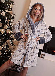 Халат теплий м'який короткий жіночий пудра халат із капюшоном із котами та хмарами