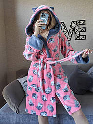 Халат рожевий із сірим теплим м'яким жіночим вушками на капюшоні з котиками