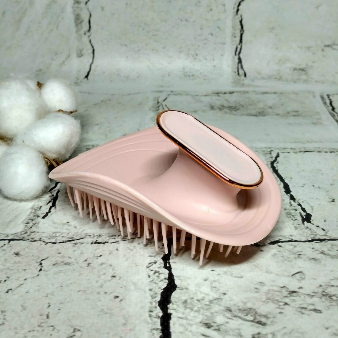 Гребінець силіконовий щітка для миття волосся та масажу голови 11х8 см Рожевий 1-204612