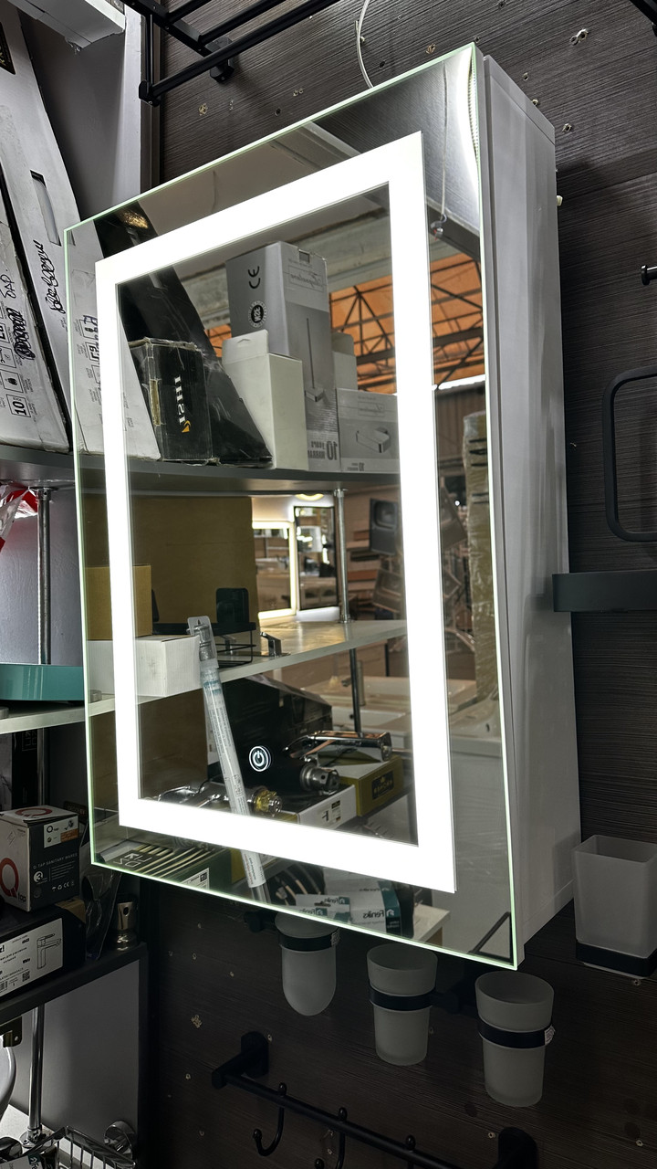 Шафа-дзеркало 50см з Led-підсвіткою і сенсором