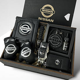 Набір Nissan в дерев'яній подаруноковій коробці із темного дерева