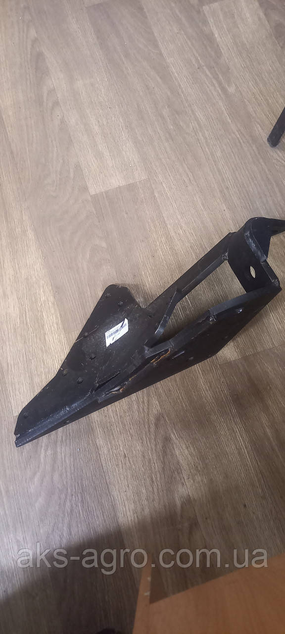 173386 Башмак корпусу основий правий Gregoire Besson