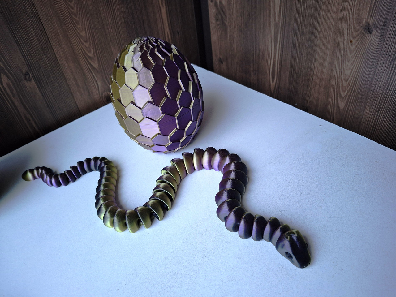 Іграшка 3Д змія в яйці. Яйце дракона з рухомою змійкою всередині