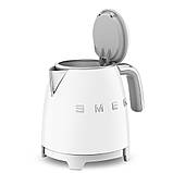Компактний глянсовий електрочайник Smeg KLF05WHEU RETRO STYLE дизайнерський білий чайник 3D-логотипом, фото 4