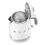Компактний глянсовий електрочайник Smeg KLF05WHEU RETRO STYLE дизайнерський білий чайник 3D-логотипом, фото 8