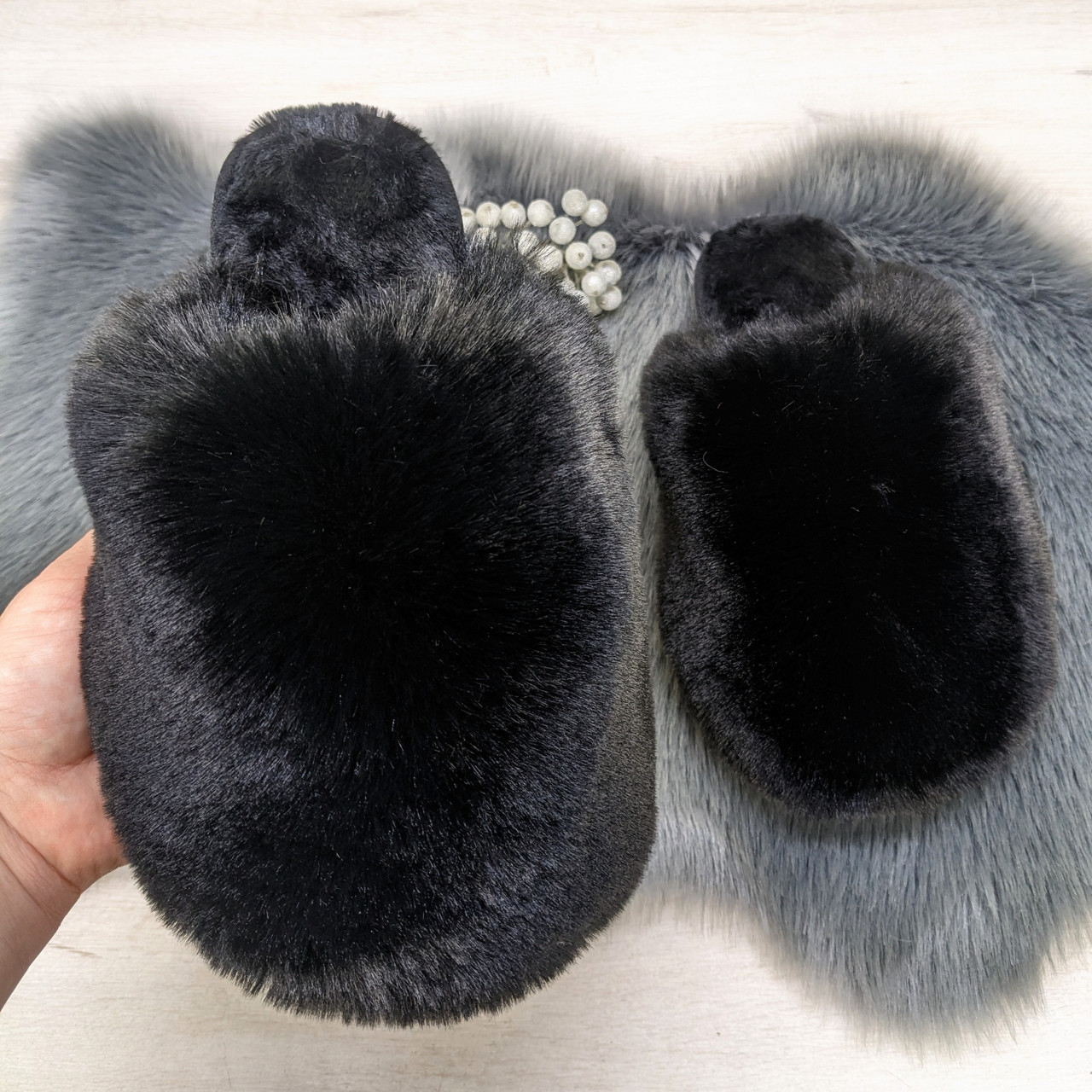 Жіночі домашні капці Пухнастики з еко-хутра Чорні, фото 1