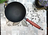 Каструля WOK з дерев'яною ручкою і чавунною кришкою. Об'єм 1,7 літрів., фото 6