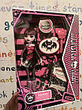 Лялька Monster High Дракулаура базова з вихованцем Draculaura, фото 4