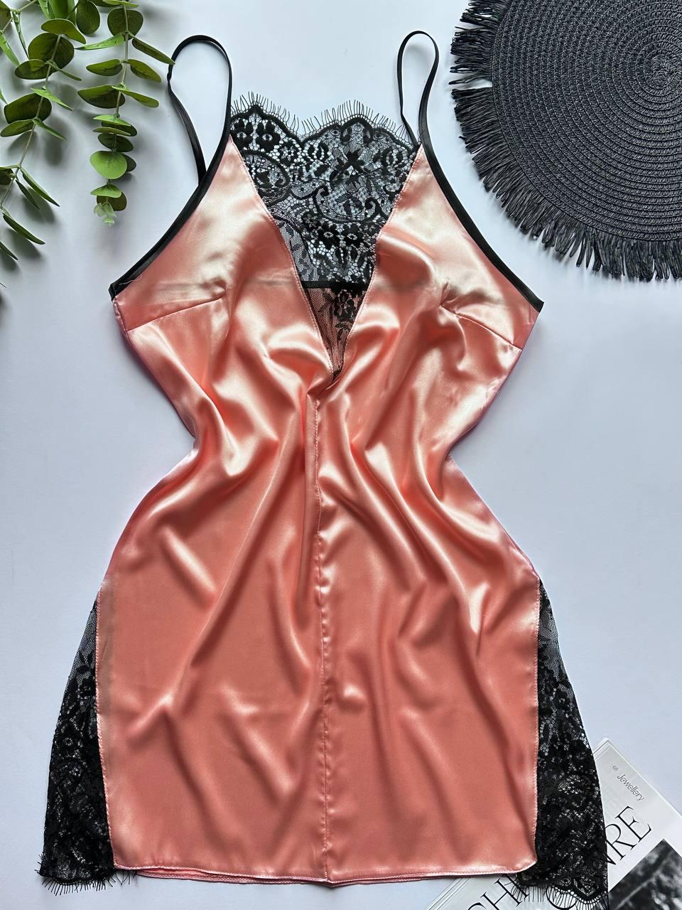 Персиковий короткий пеньюар із мереживом ТМ Exclusuve.