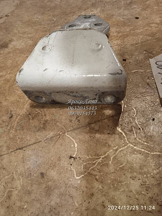 Петля передніх дверей Renault Master, II 1997.01 - 2002.12 000060400