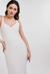 Сукня міді молочна в'язана з декольте розмір М