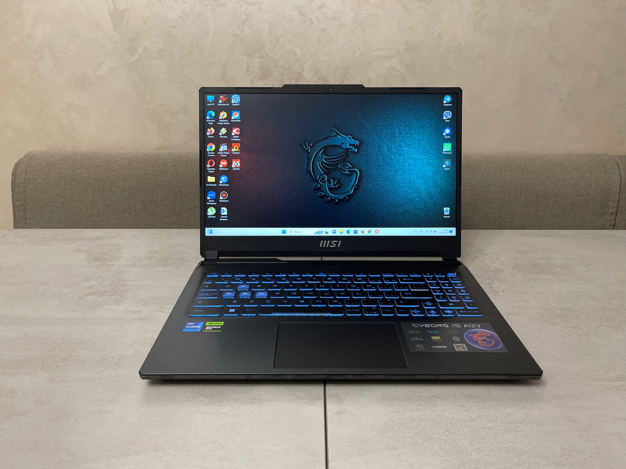 Ігровий ноутбук MSI Cyborg 15 A12VF-055CA, 15,6 FHD IPS, i7-12650H, 16GB, 512GB SSD, nVidia GeForce RTX 4060 8GB