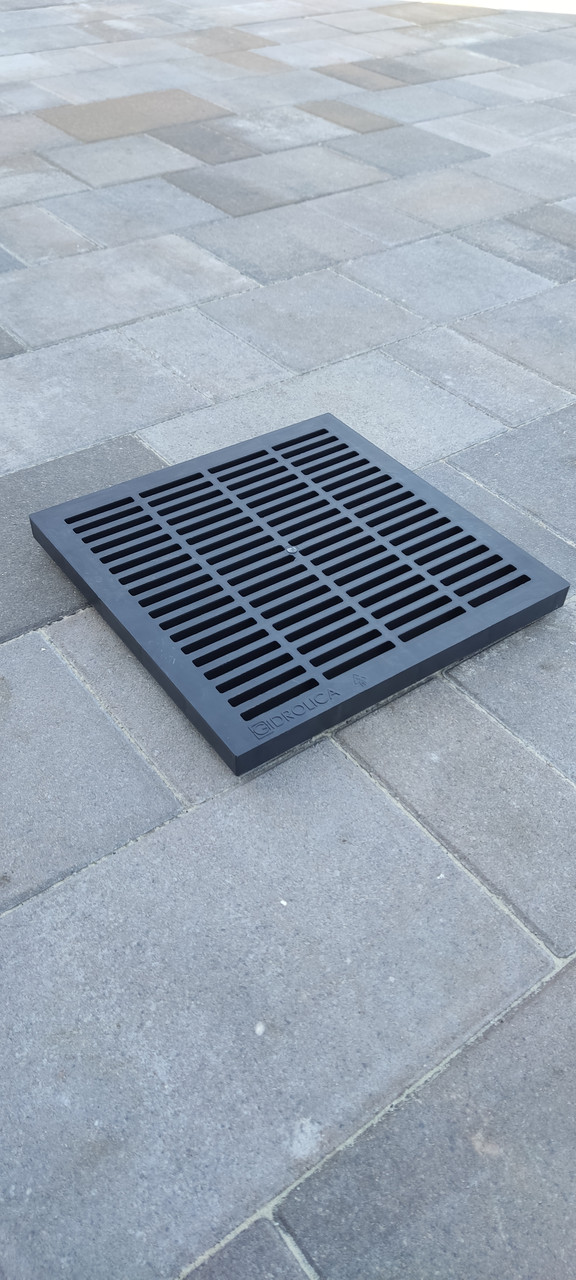 Решітка пластикова щілинна для дощоприймача ДП 30х30 клас А15