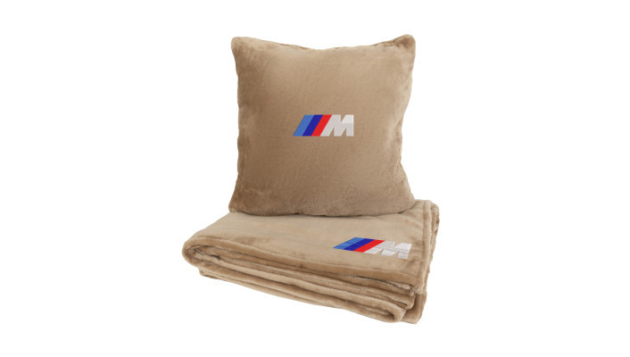 Подушка та плед в авто EVAtech із махри S для BMW M бежеві MBLMPSSIV006