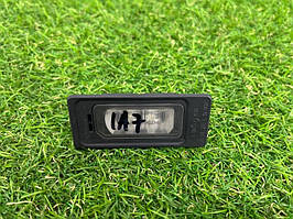 Плафон підсвітки номера AUDI A7 4G 3.0 CGXB 2013 (б/у)